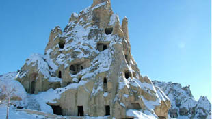 Kapadokya'da mağara evler